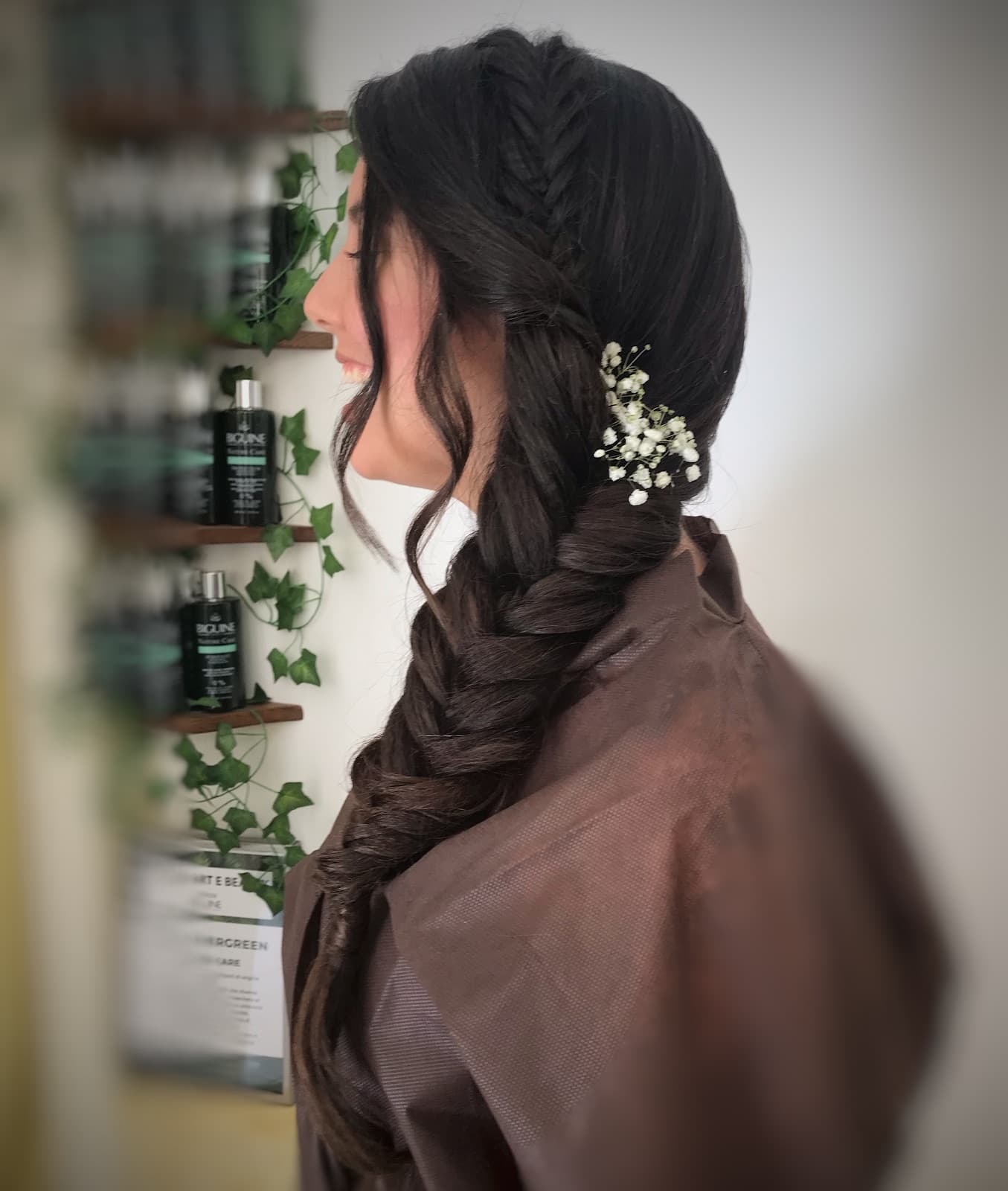 Treccia a spina di pesce con gypsophila